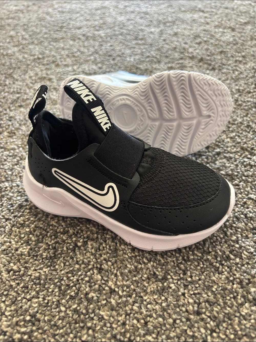 8c Nike Flex Runner
